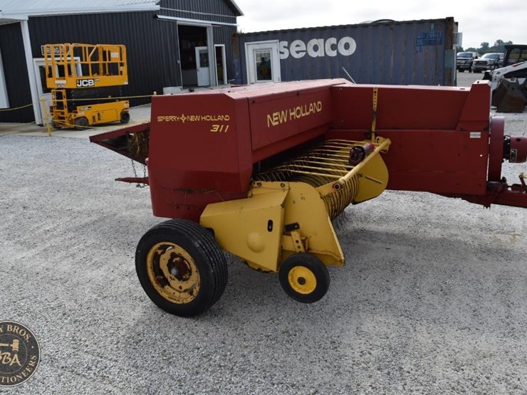 new-holland-311-image-11