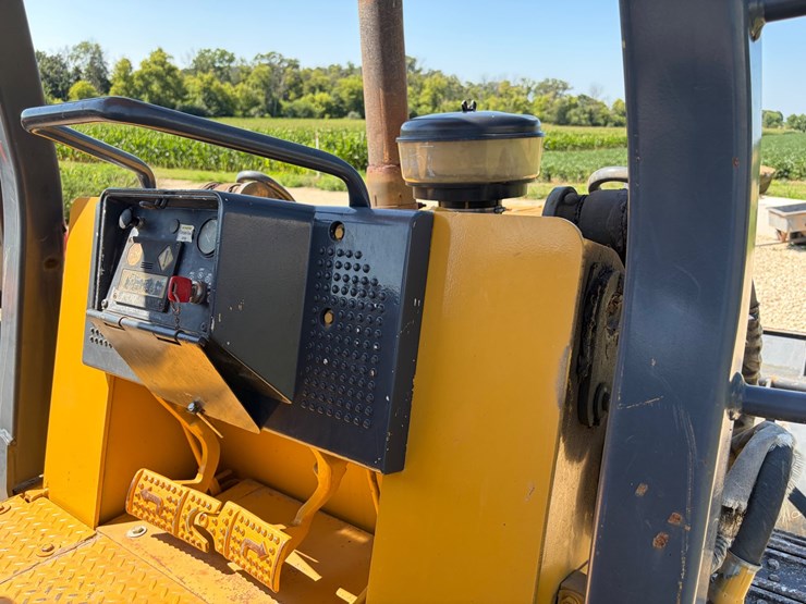 #202-•-1994-455g-john-deere-tracked-loader-(iron-ridge,-wi)-image-13