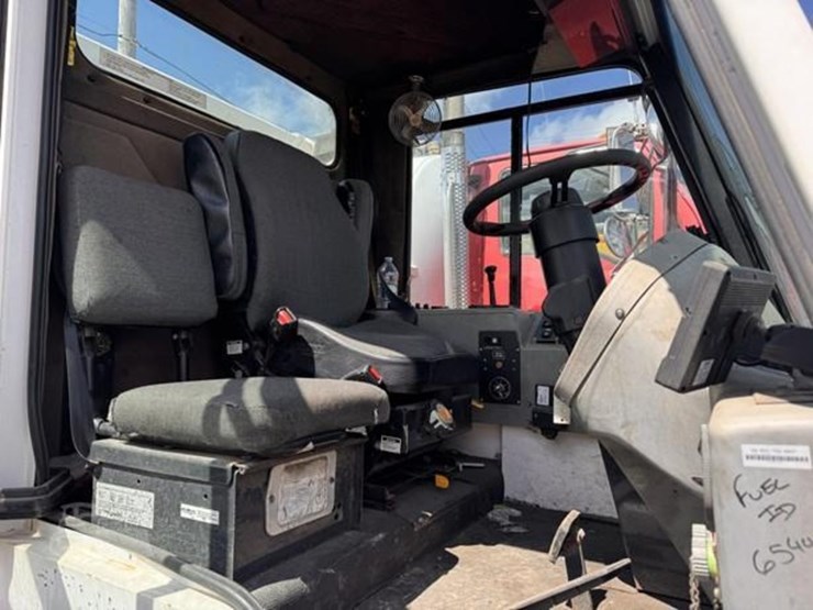 global-m4-mechanical-street-sweeper-image-13