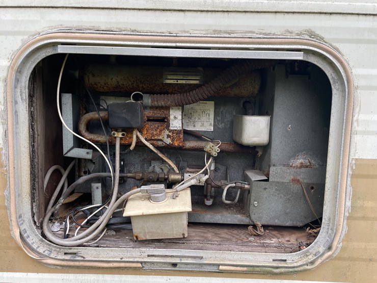 #324-•-1979-jamboree-motorhome-(has-wi-title)-(sun-prairie,-wi)-image-13