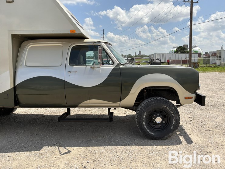 1974-dodge-w200-image-14