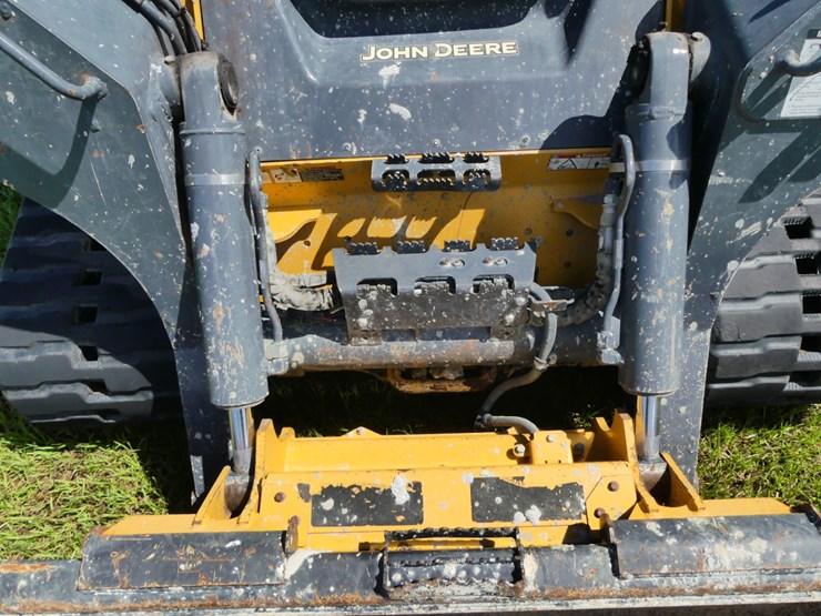 deere-331g-image-11