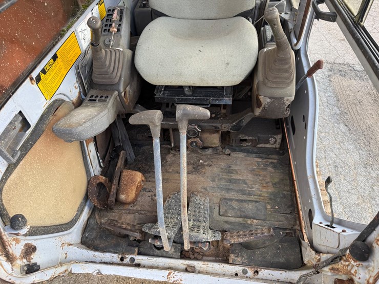 2000-hitachi-ex200-lc-image-41