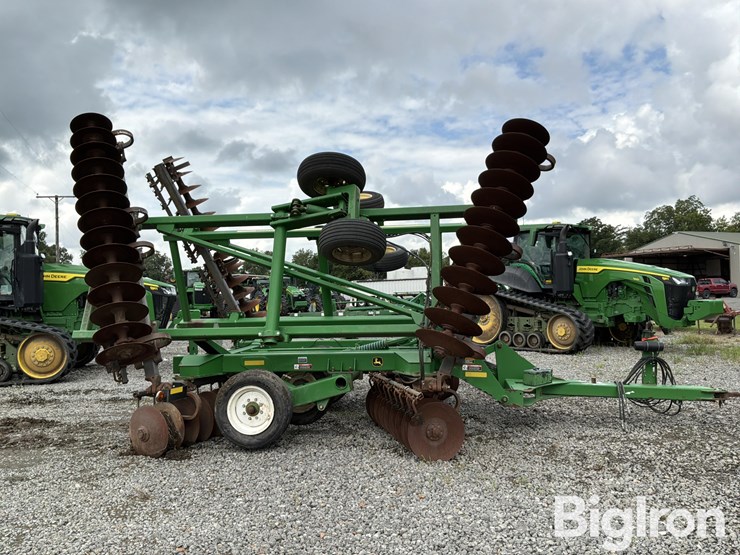 john-deere-2623-image-4