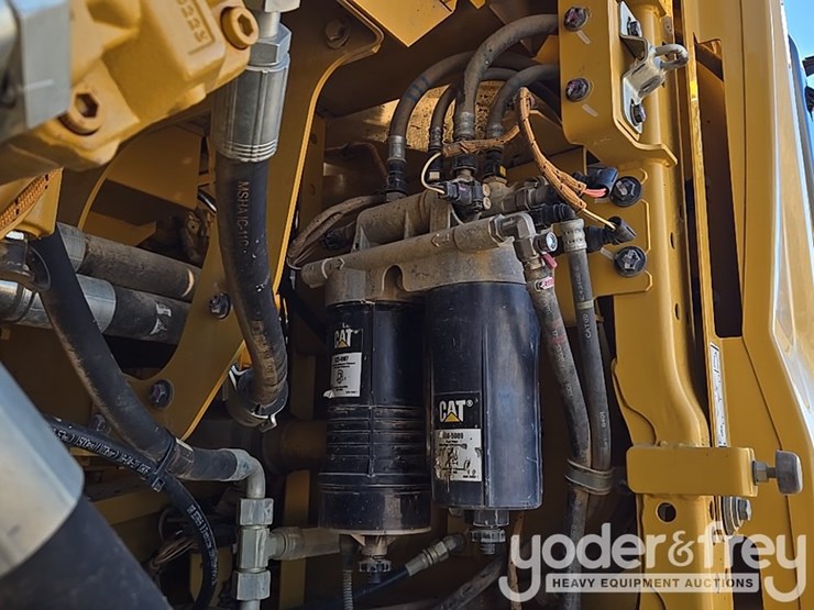 2019-caterpillar-336-image-41