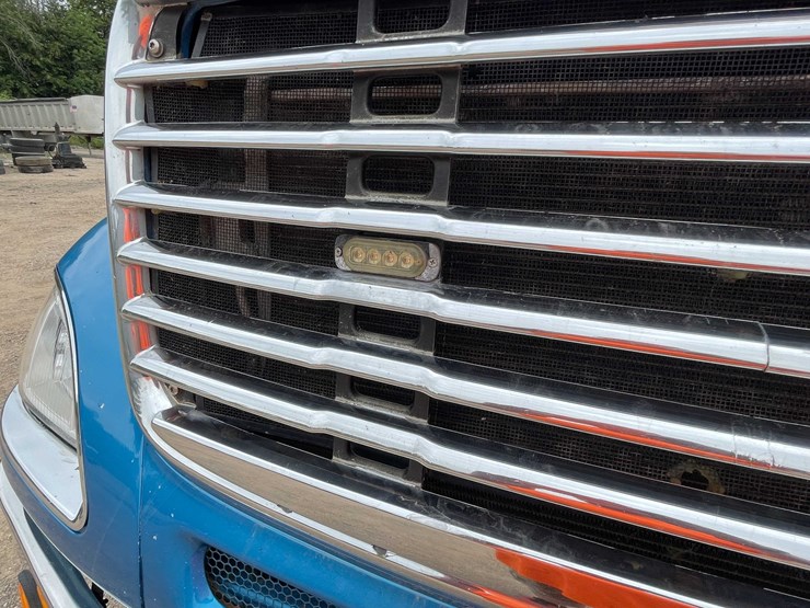 #141-•-2007-freightliner-cascadia-dump-truck-(has-wi-title)-(denmark,-wi)-image-58