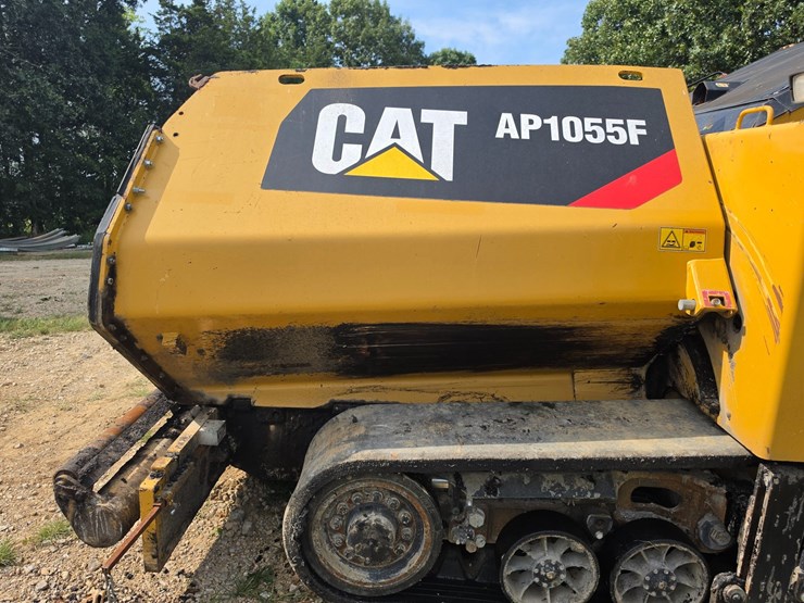 caterpillar-ap-1055f-image-70