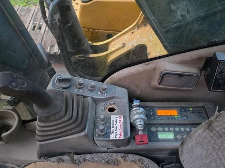 2011-deere-240d-lc-image-88