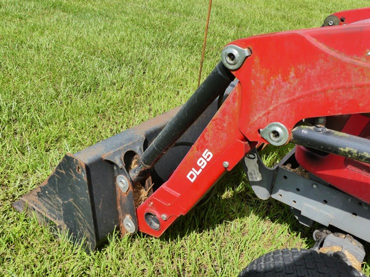 massey-ferguson-gc1705-image-10