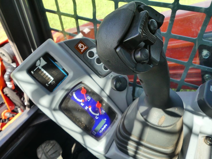 kubota-svl97-2-image-15