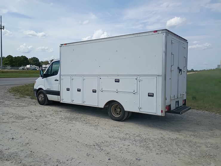 2008-dodge-sprinter-3500-image-4