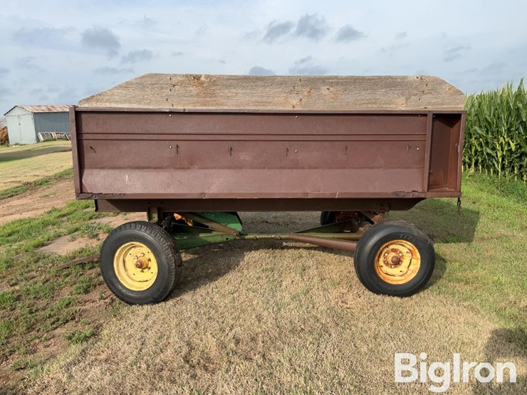 john-deere-11-image-8