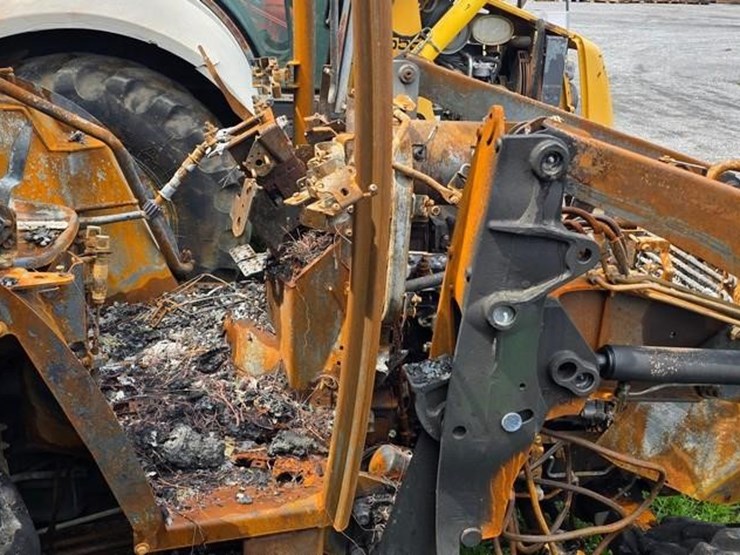2020-john-deere-4052r-image-9