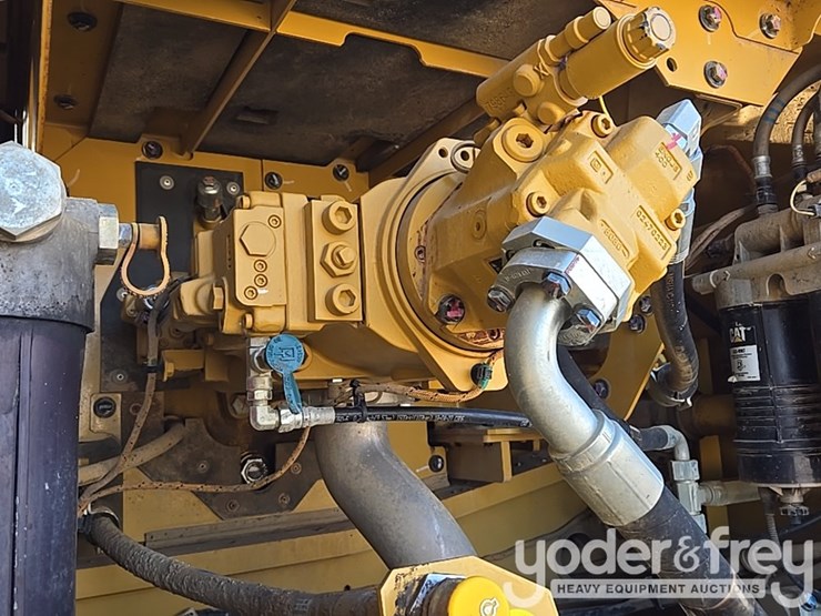 2019-caterpillar-336-image-39