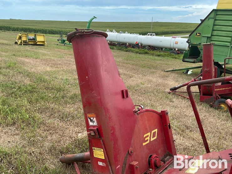 new-holland-30-image-10