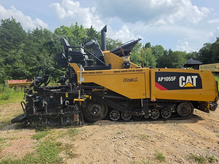 caterpillar-ap-1055f-image-6