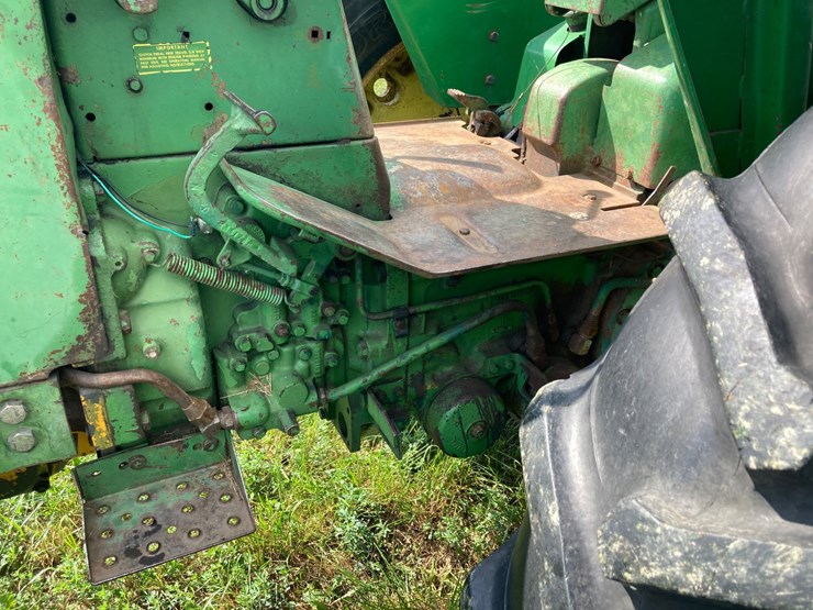 john-deere-3020-image-13