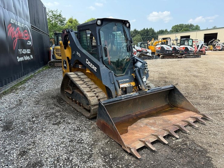 2021-deere-317g-image-6