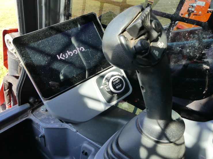 kubota-svl75-3-image-17