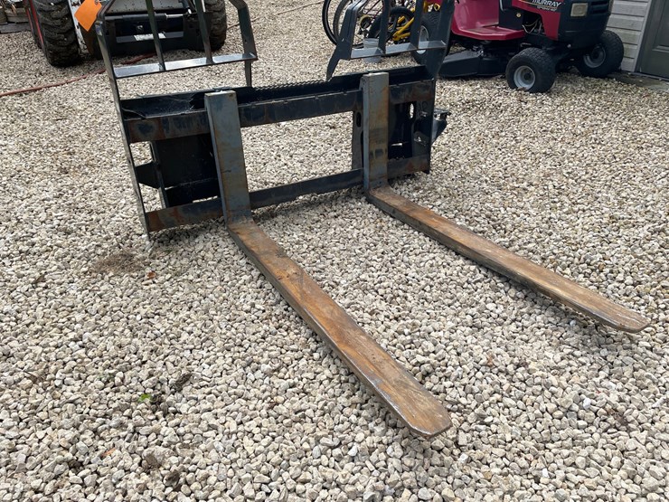 #904-•-bobcat-severe-duty-pallet-forks-(sun-prairie,-wi)-image-3