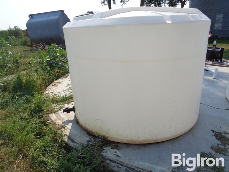 ace-roto-mold-1,500-gal-poly-tank-image-10