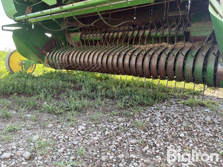2001-john-deere-567-image-15