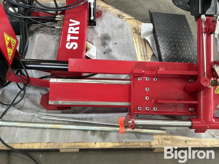 2026-massey-ferguson-730-image-19