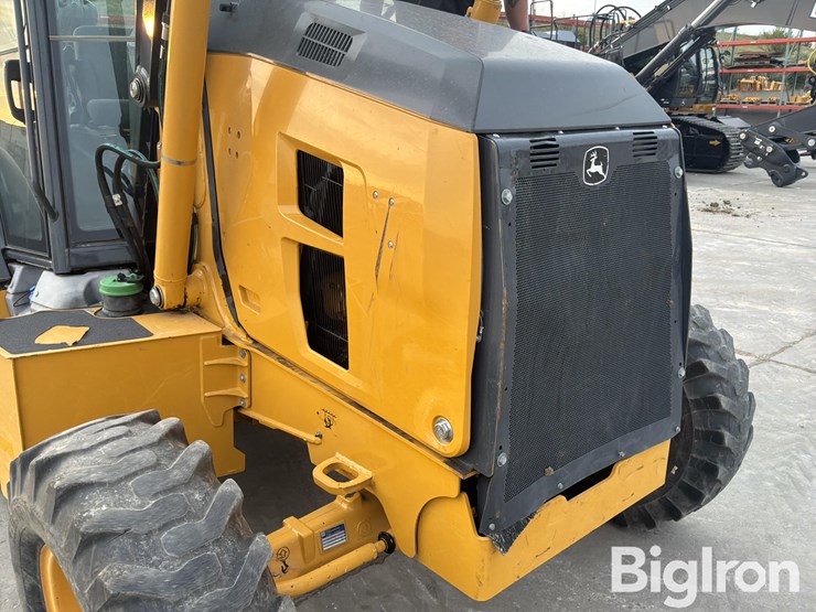 2018-deere-310l-image-11