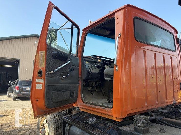 1996-ford-lt9000-image-26