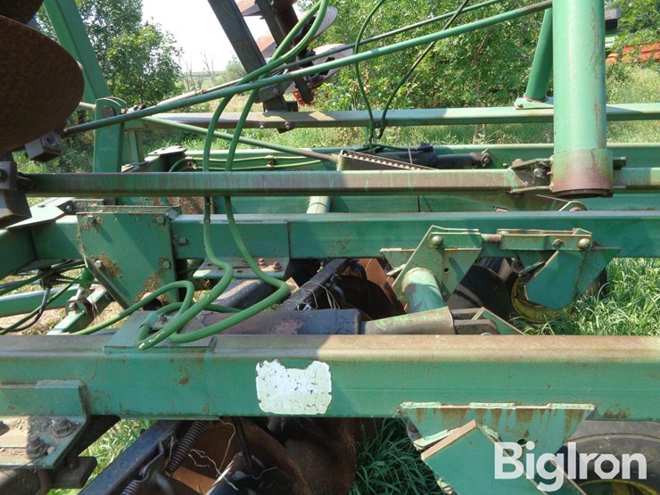 john-deere-235-image-13