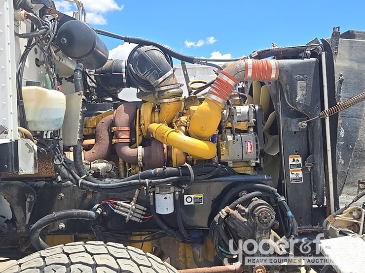 2005-peterbilt-357-image-53
