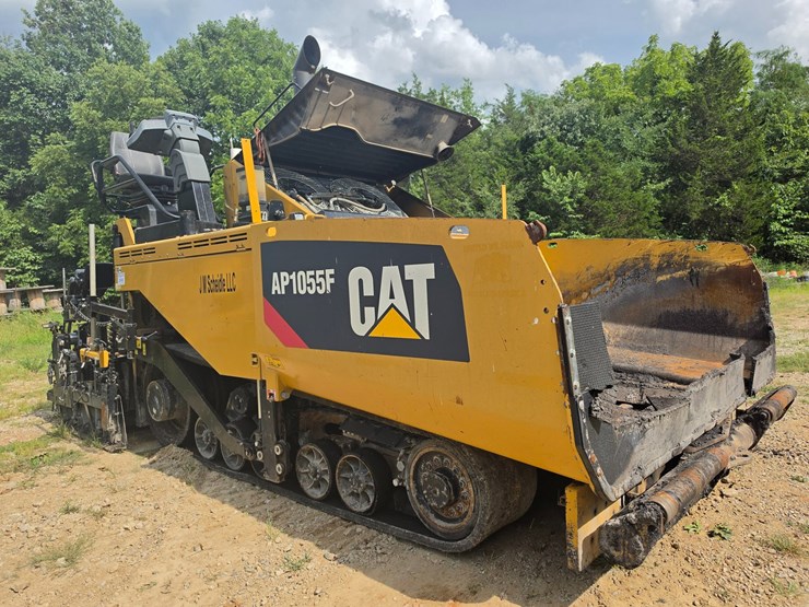 caterpillar-ap-1055f-image-7