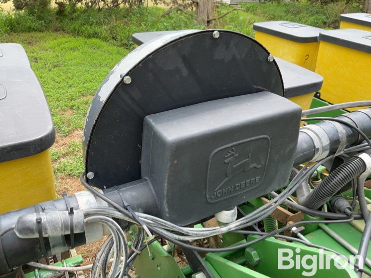 john-deere-12-image-11