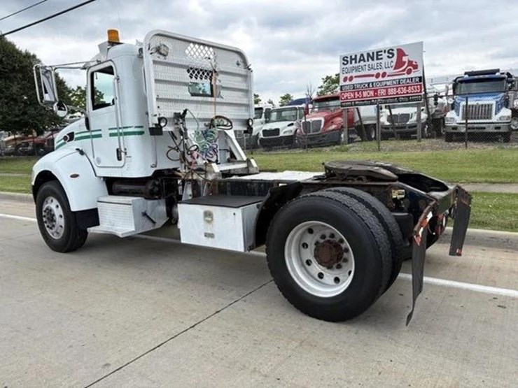 2014-peterbilt-337-image-9