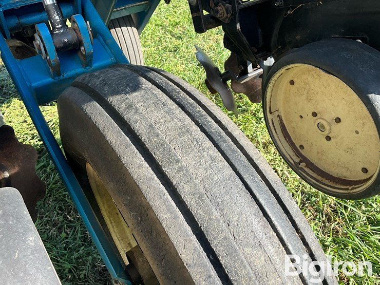1993-kinze-2200-image-15