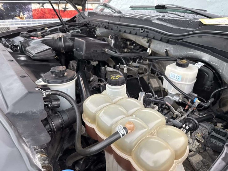 2021-ford-f250-lariat-image-31