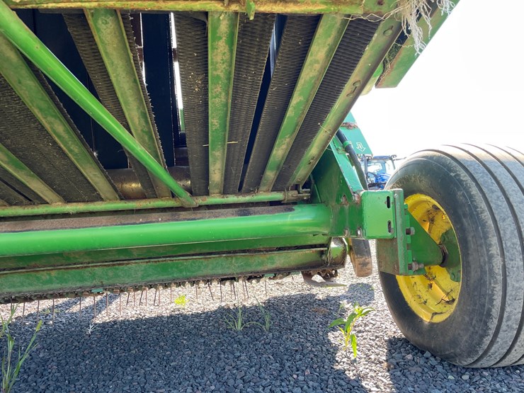2003-john-deere-567-image-27