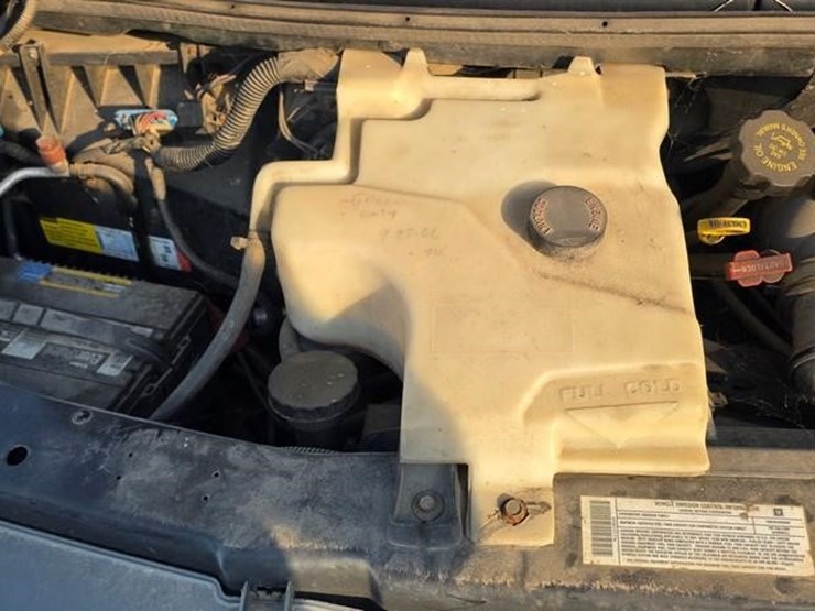 2001-chevrolet-express-3500-image-33