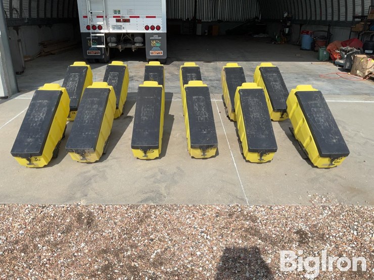 john-deere-3-bushel-poly-seed-boxes-image-2