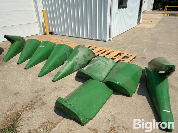 john-deere-poly-corn-head-snouts-image-1