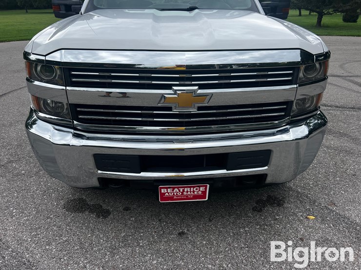 2016-chevrolet-3500-image-17