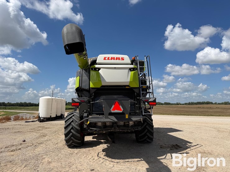 2023-claas-lexion-8700tt-image-5