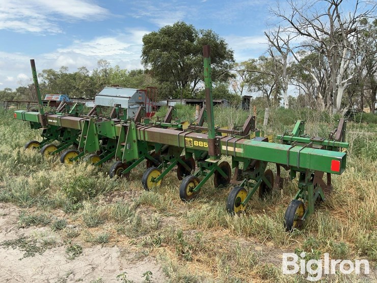 john-deere-885-image-1