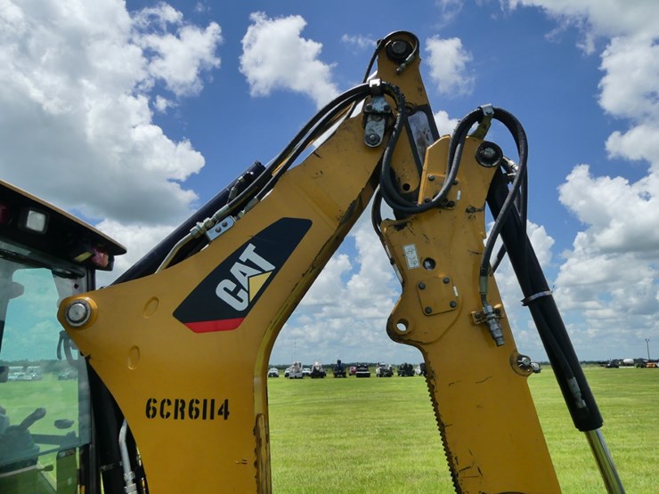 2016-caterpillar-420f2-it-image-11
