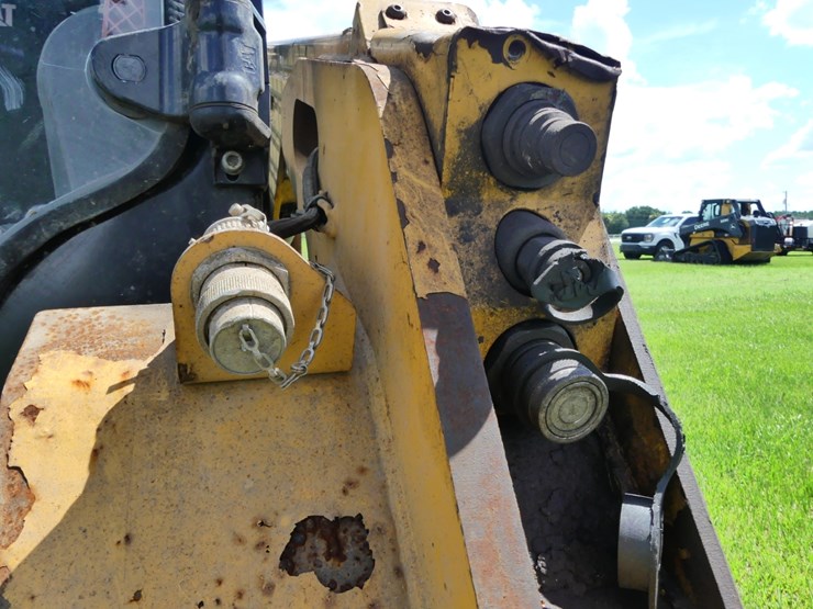 caterpillar-236d-image-11