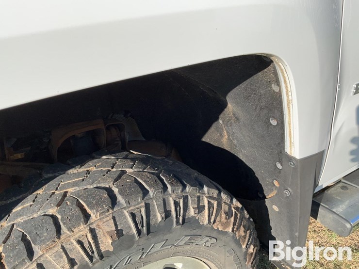 2018-chevrolet-silverado-2500hd-image-18