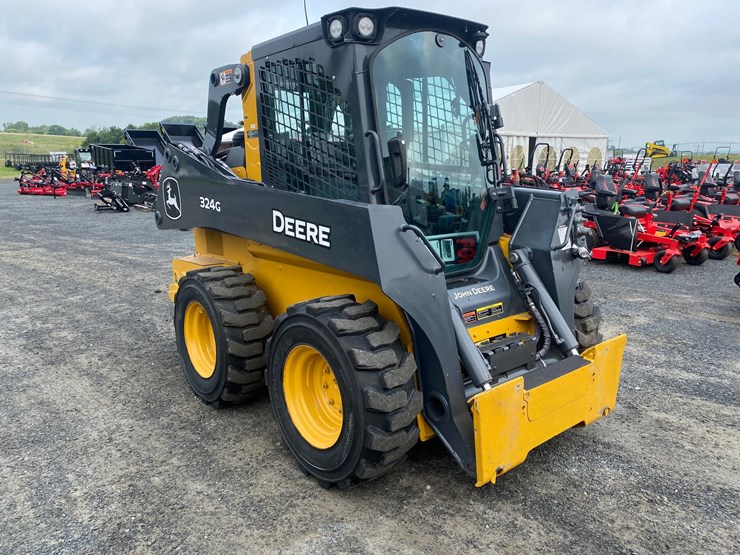 2024-deere-324g-image-3