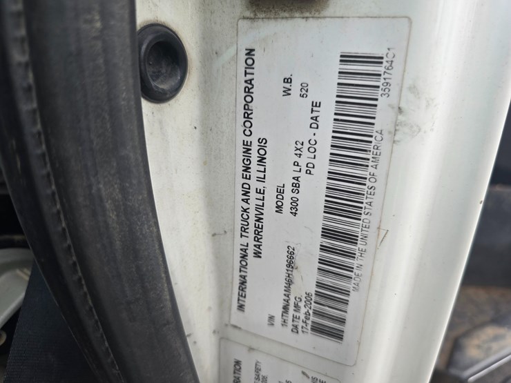 2006-international-durastar-4300-image-42