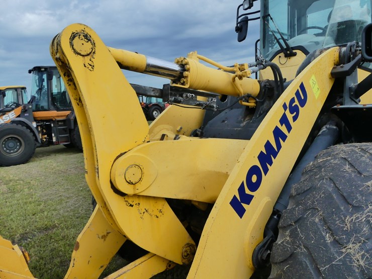 komatsu-wa320-image-13
