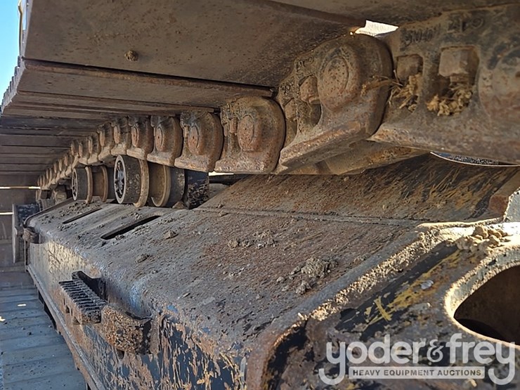 2019-caterpillar-336-image-17